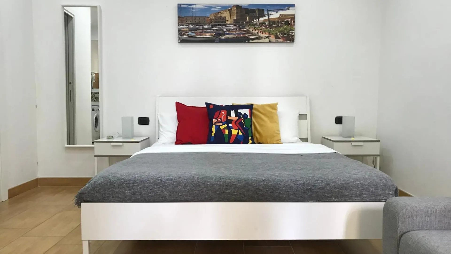 Dafflitto 12 Apartman Nápoly