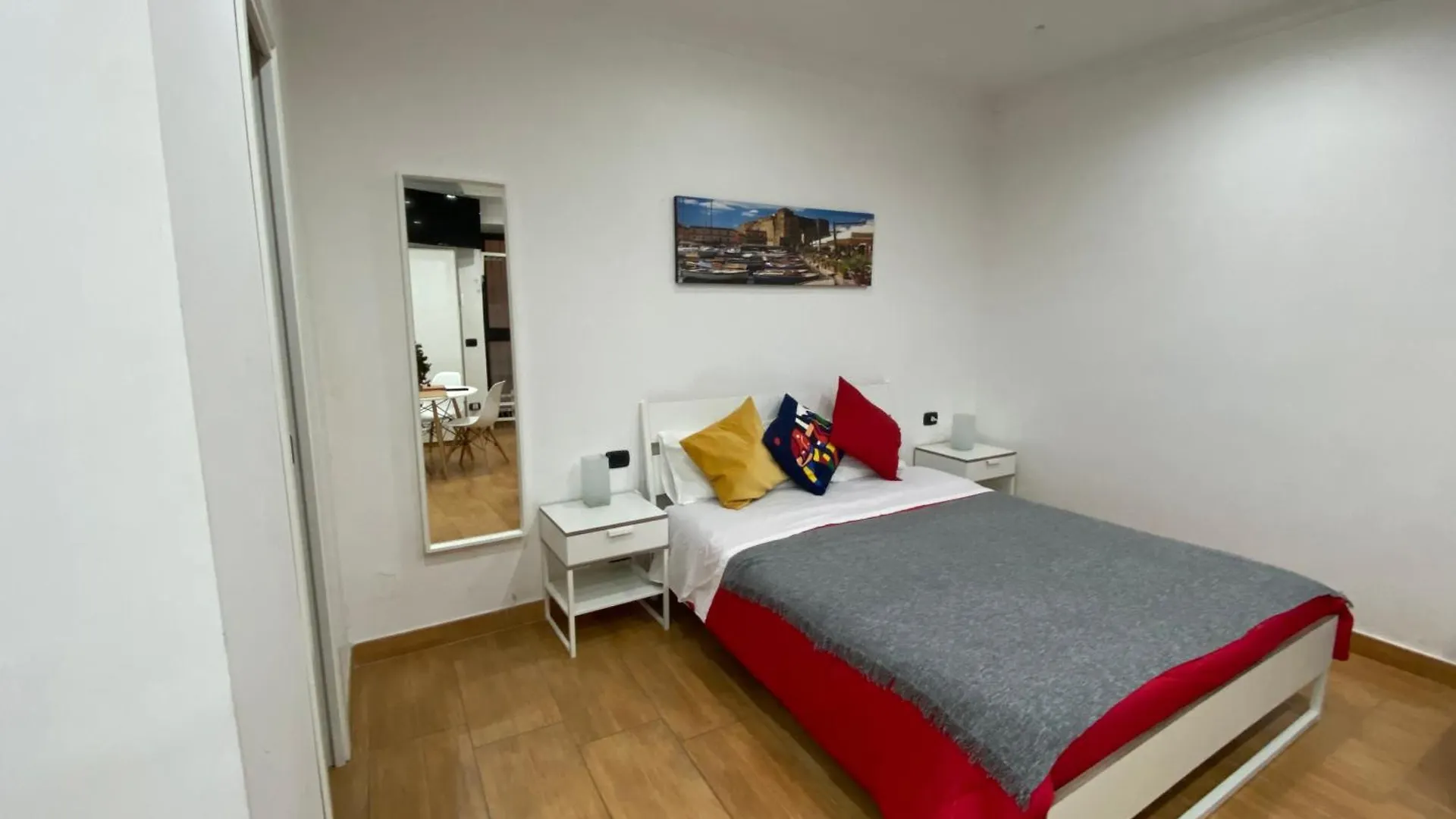 Dafflitto 12 Apartman Nápoly